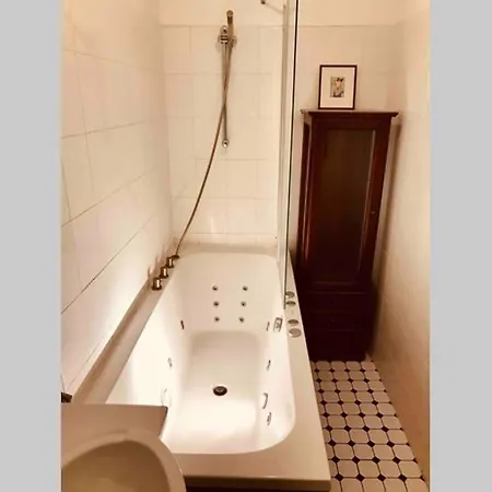 Location, Beautiful And Quiet Old Town Apt. アパート タリン