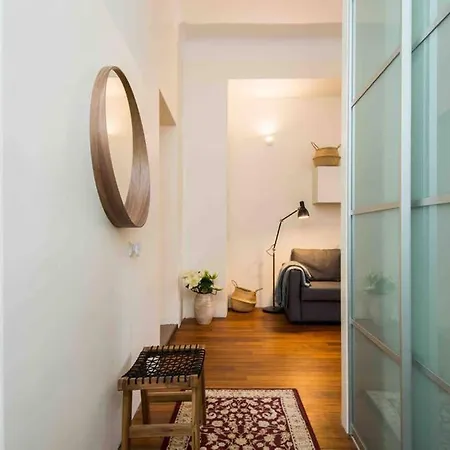 Location, Beautiful And Quiet Old Town Apt. Apartment *