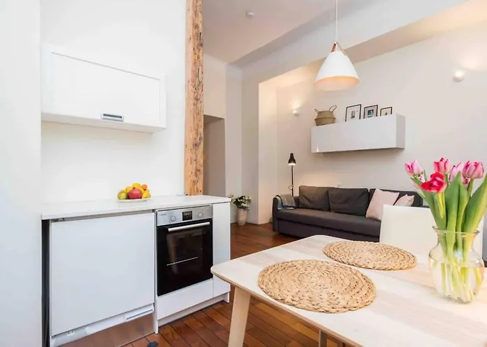 Location, Beautiful And Quiet Old Town Apt. Lägenhet Tallinn
