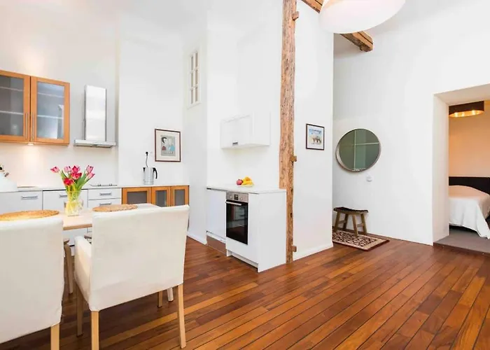 Apartamento Location, Beautiful And Quiet Old Town Apt. *