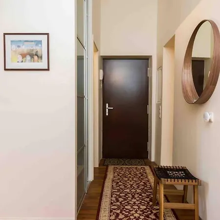 Location, Beautiful And Quiet Old Town Apt. Apartment *